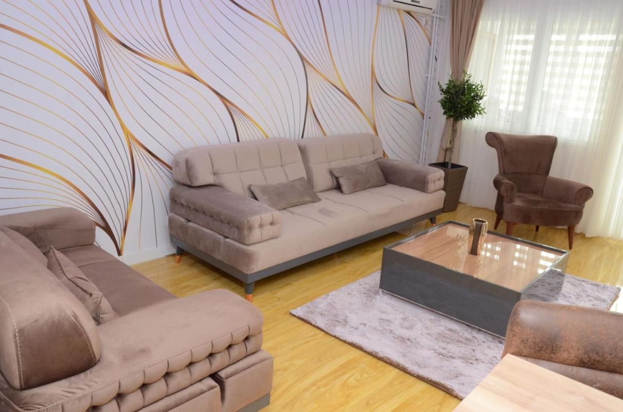 Centar 5 Star Apartman Kraljevo Kültér fotó