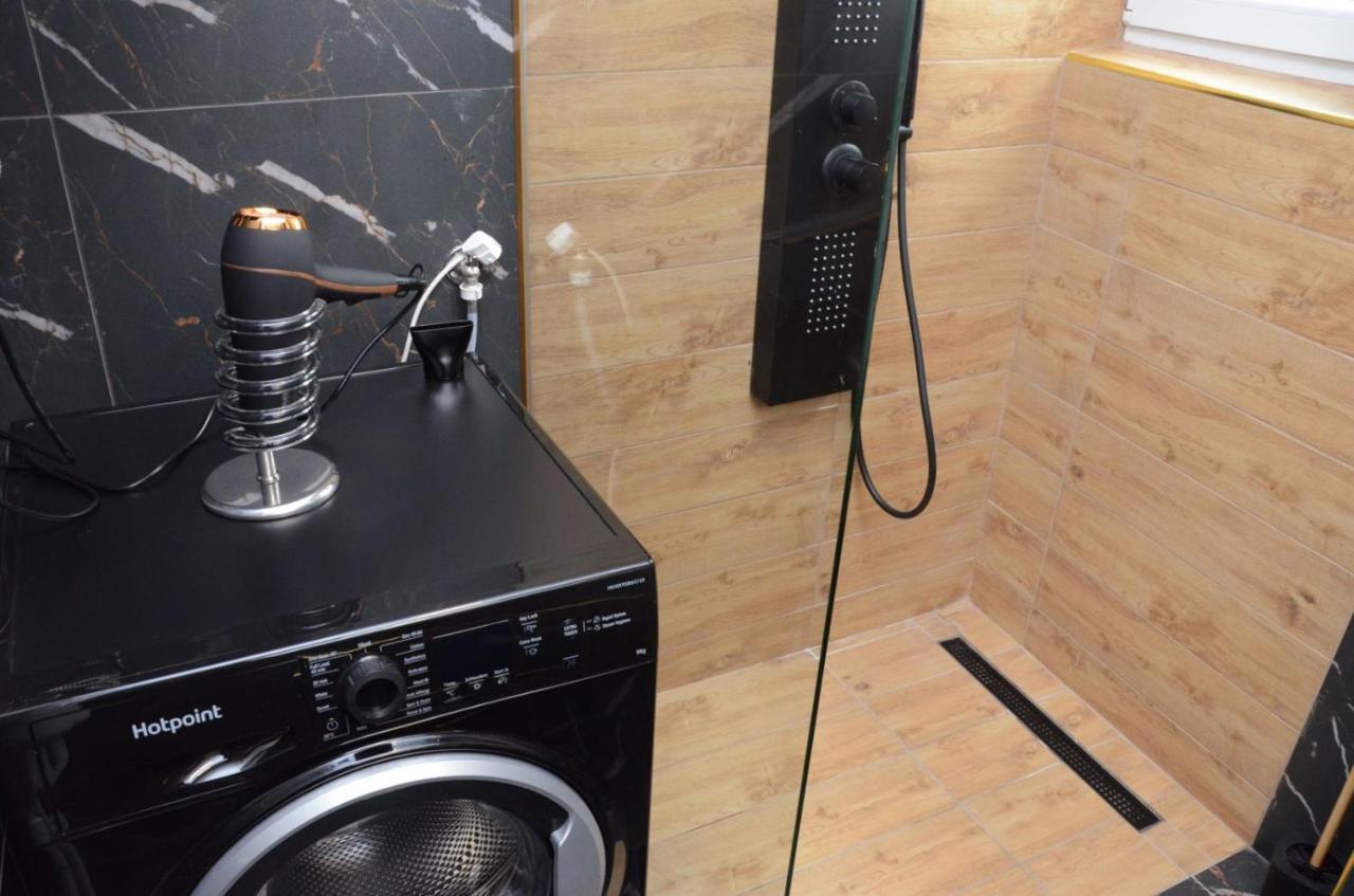 Centar 5 Star Apartman Kraljevo Kültér fotó