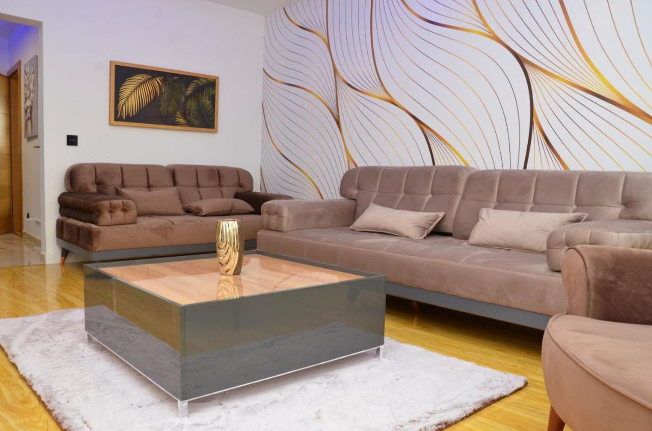 Centar 5 Star Apartman Kraljevo Kültér fotó